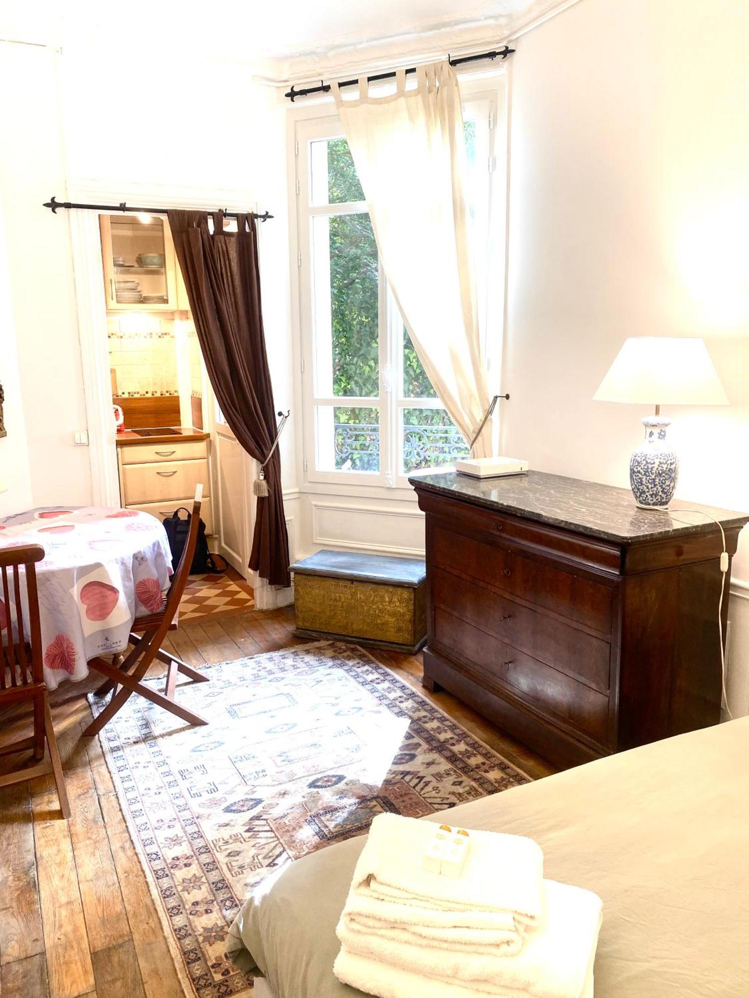 Paris : Superbe Appartement Confortable エクステリア 写真